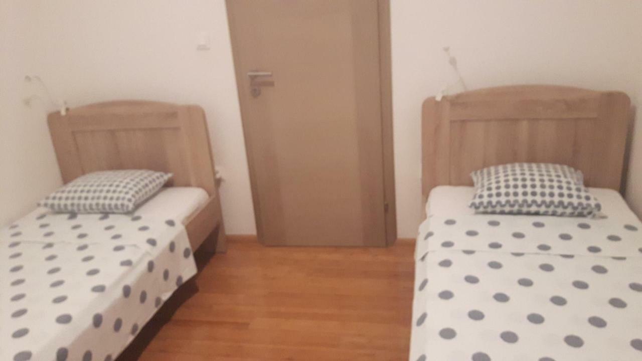 Apartmani カリ エクステリア 写真